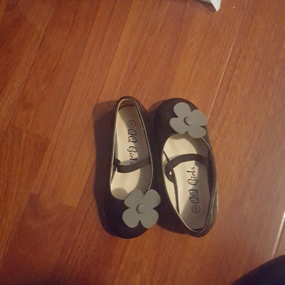 Girl shoes